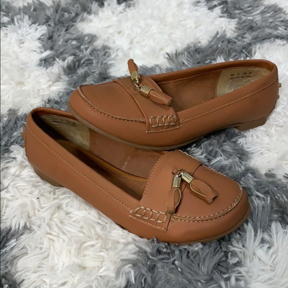 Leather flats